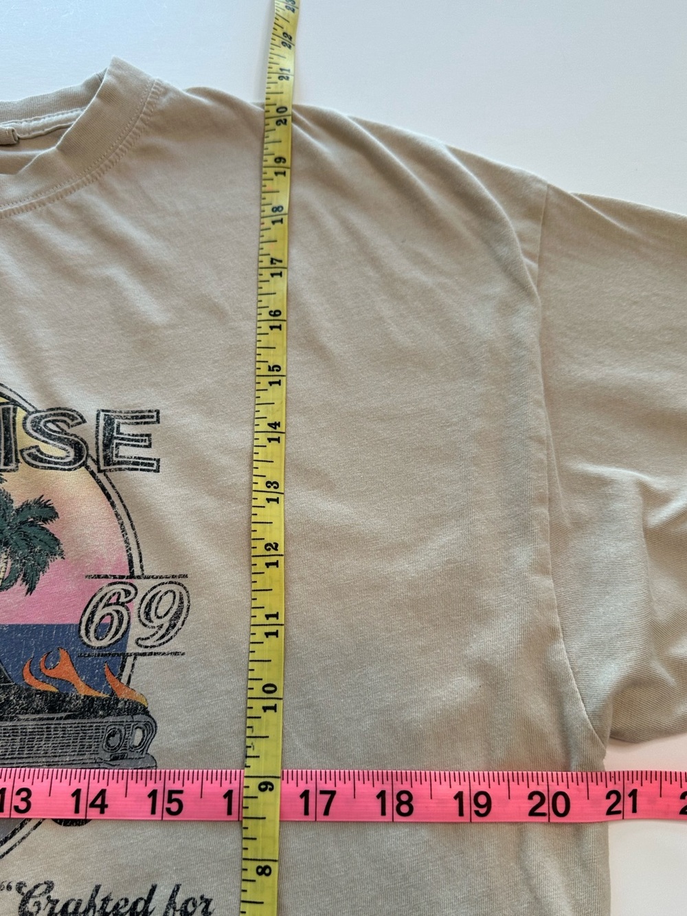 Rip Curl Cropped Graphic Tee Escape to Paradise Beige Women’s Size X-Small - Picture 7 of 9